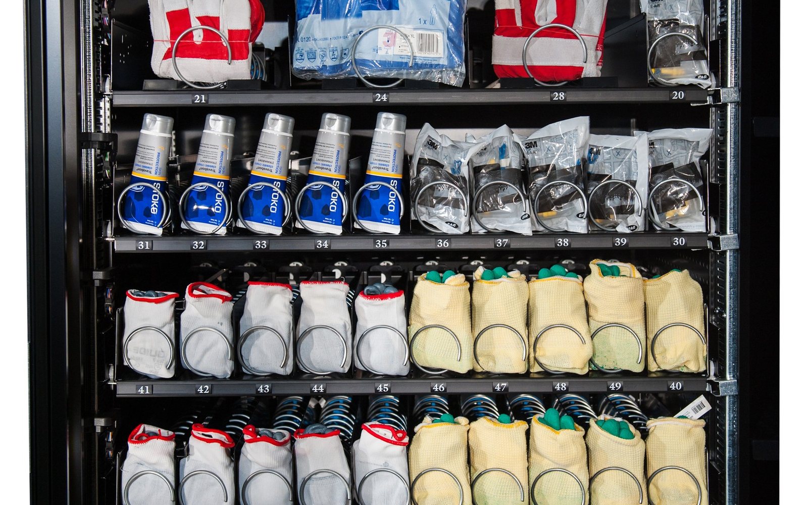 Interiorul unui automat de vending industrial OptiVEND